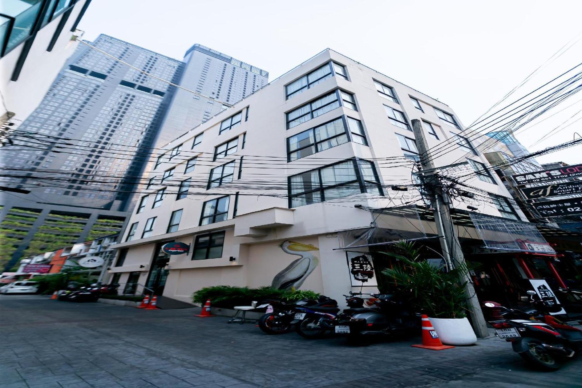 Uno Express Hotel Bangkok Exterior foto